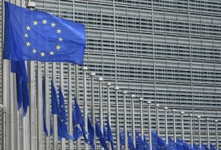 European Commission on Trump Criticism: Ukraine is a Democracy