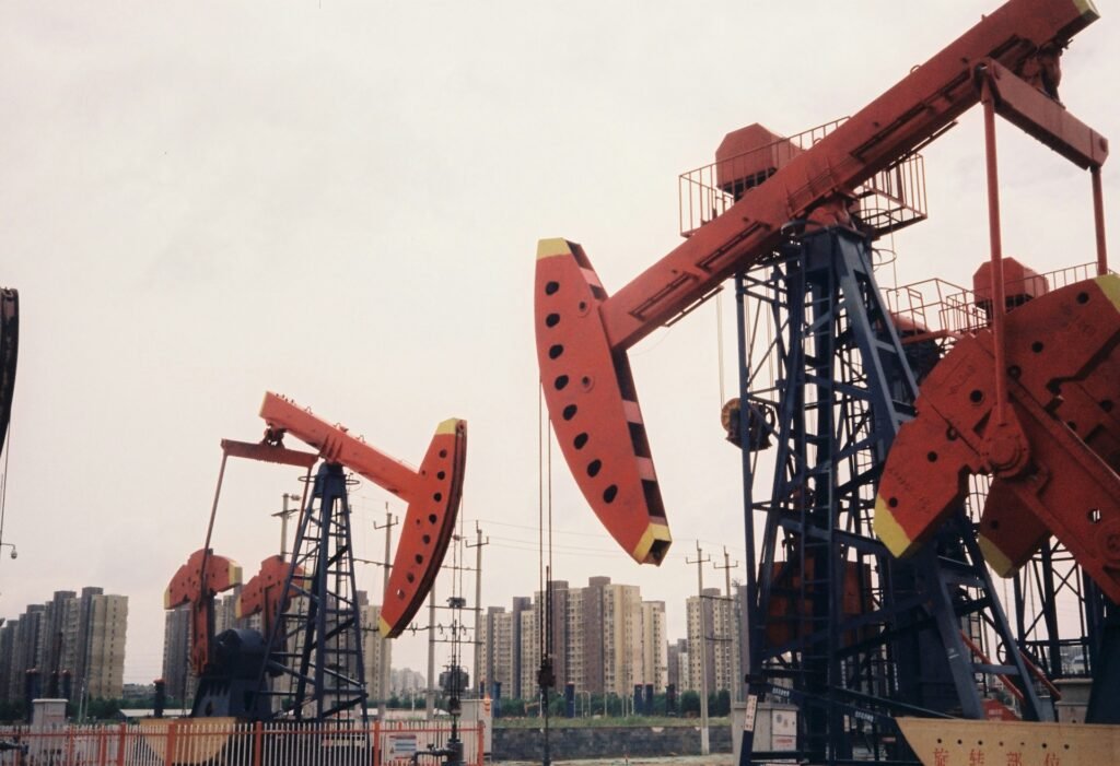 Global Oil Prices Fall as Supply Outpaces Demand