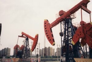 Global Oil Prices Fall as Supply Outpaces Demand
